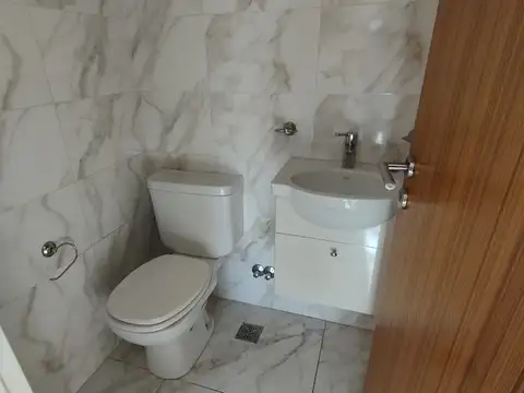 Depto Tipo Casa en Alquiler en Liniers, $ 900.000
