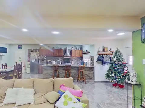 Casa 5 ambientes con 3 baños