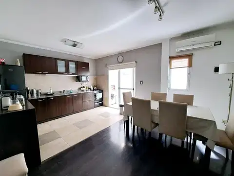 Gallardo 500, Piso 1