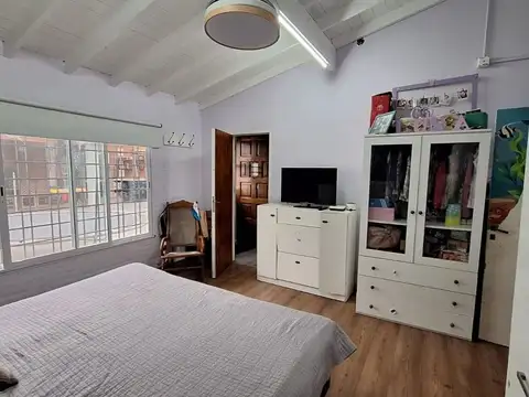venta CASA 3 ambientes  quincho y patio - BERNAL