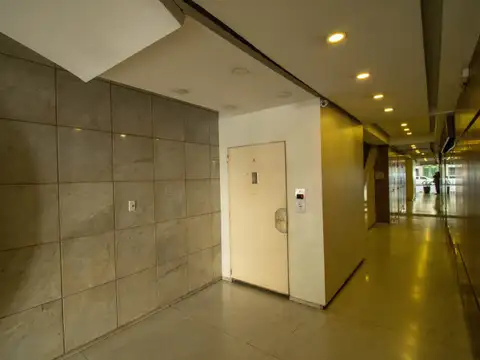 BAJÓ DE PRECIO Departamento Semipiso 4 Ambientes con Balcón corrido y Dependencia - Luminoso -...