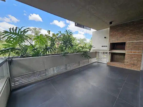 Departamento en Venta con 3 cocheras