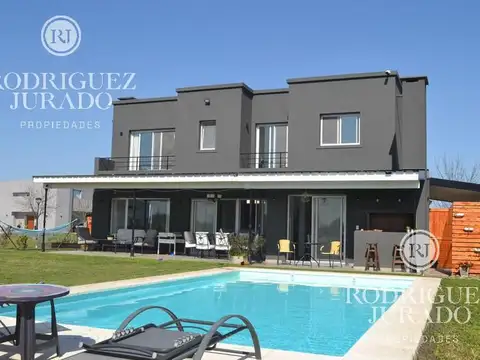 Casa en venta El Canton al golf