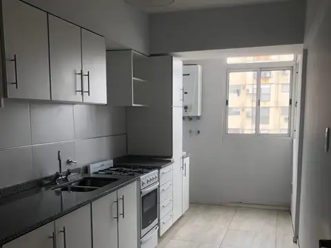 AV MONTES DE OCA 1200