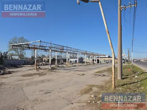 Fondo de Comercio ex estacion de servicio, entrada y salida a Camino de Cintura y Camino Ribereño