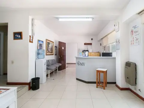 Casa en Venta con 3 cocheras