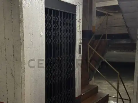 Rivadavia 100, Piso 0