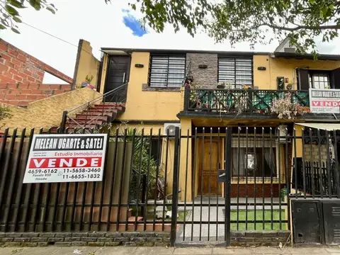 Angela Dorrego 2700