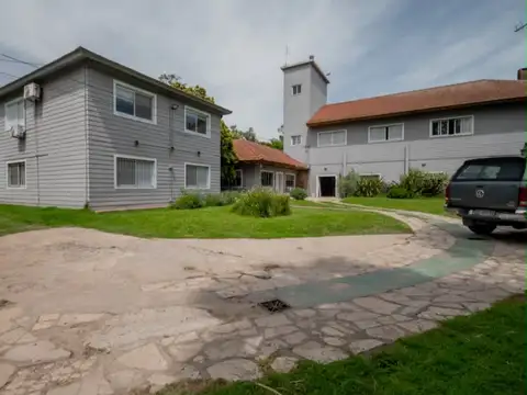 Quinta en Venta con 5 cocheras