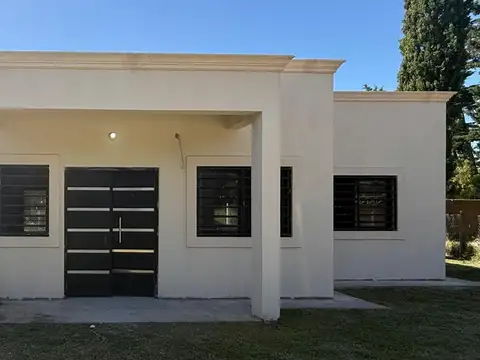 VENTA CASA BARRIO SEMICERRADO SIN EXPENSAS LOTE INTERNO CUL DE SAC 3 AMB JARDIN PARRILLA A TERMINAR