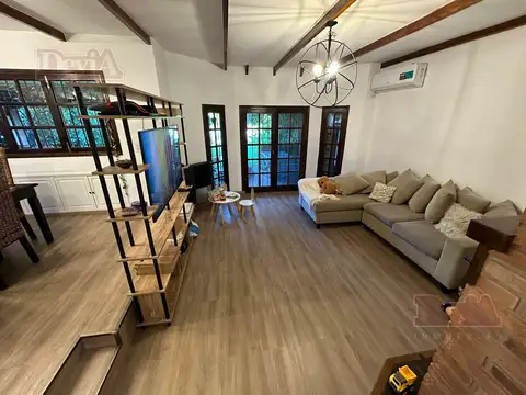 Casa en Venta con 3 cocheras