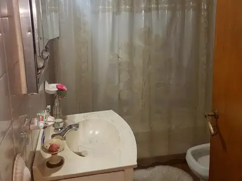 Casa 4 Ambientes En Venta - La Reja