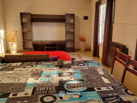 Casa 8 ambientes con 2 baños