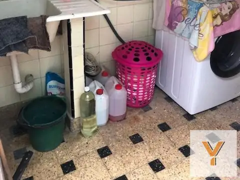 Casa 5 ambientes con 2 baños