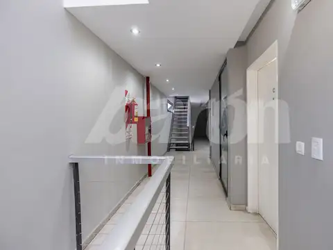 Bartolome Mitre 300, Piso 1