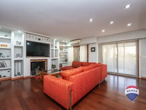 Casa 7 ambientes con 4 baños