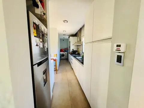 Casa 6 ambientes con 3 baños