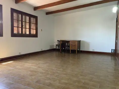 Amplio Depto Burzaco, 1 cuadra de la plaza