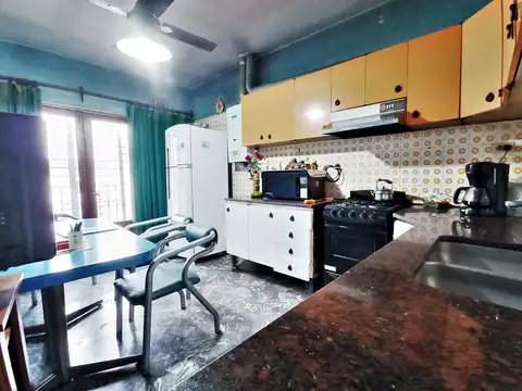 Casa en Venta con 4 cocheras