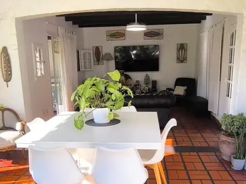 Casa 4 ambientes con 3 baños