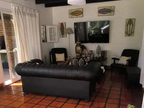 Casa en Alquiler Temporal con 1 cochera