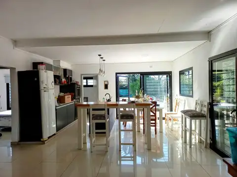 Venta casa 4 ambientes con pileta en barrio Tipas Blancas - Yei Porá ANTICIPO Y CUOTAS