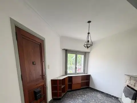 Casa en venta c/ cochera en Banfield