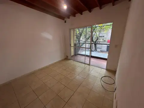 Depto Tipo Casa en Alquiler de 3 ambientes