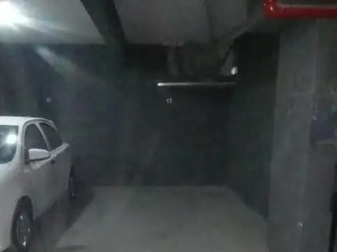 Av. San Martin 5795 - venta de cochera fija y cubierta