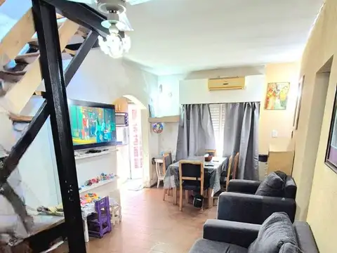 Depto Tipo Casa en Venta de 4 ambientes