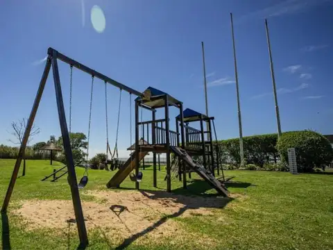 Terreno en venta en Puerto Paraiso barrio privado con bajada al Rìo en Gral. Lagos.