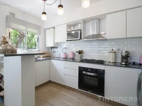 VENTA DEPARTAMENTO 4 AMBIENTES CON BALCÓN TERRAZA Y COCHERA  EN CABALLITO. APTO CRÉDITO