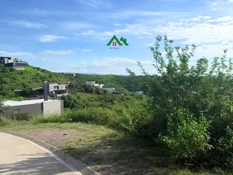Terreno en venta en La Deseada – 1.431 m² con orientación noreste en manzana consolidada