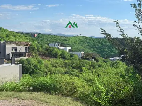 Terreno en venta en La Deseada – 1.431 m² con orientación noreste en manzana consolidada