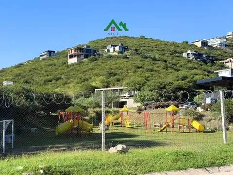 Terreno en venta en La Deseada – 1.431 m² con orientación noreste en manzana consolidada
