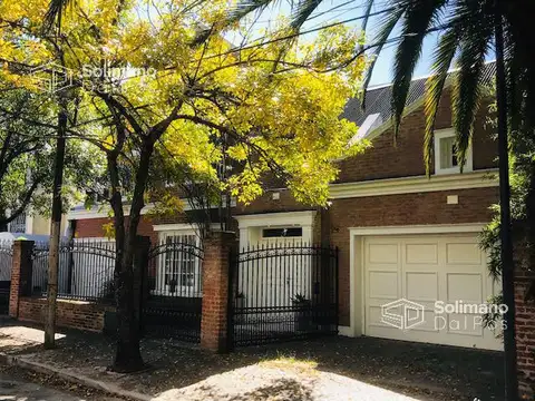 Casa - Olivos-Qta.Presid. mts Libertador excelente cuadra