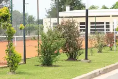 Áreas comunes piscina, club-house en Altos de Hudson II, Barrio cerrado