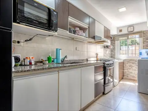 Casa 3 ambientes con 2 baños