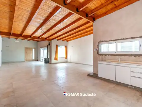 Casa 3 ambientes con 1 baño