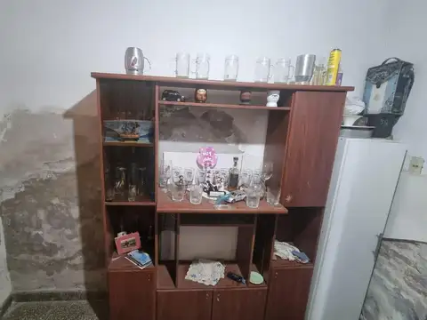 Casa 8 ambientes con 1 baño