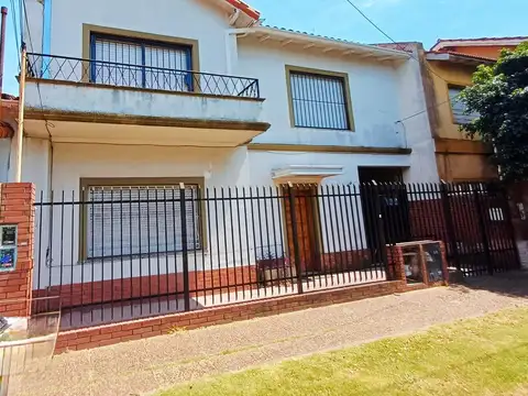 Chalet multifamiliar sobre lote propio