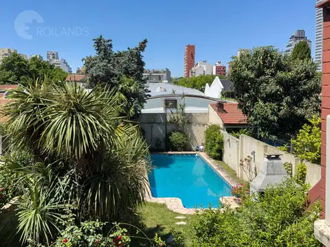 Casa en venta en Nuñez con piscina, jardin, parrilla y garage sobre lote propio