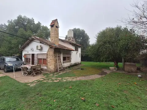 VENTA CASA SOBRE 2 LOTES CON PILETA - F ALVAREZ