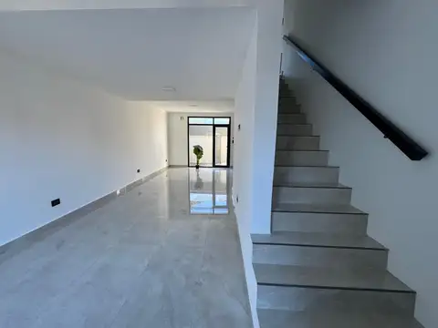 Depto Tipo Casa en Venta de 2 dormitorios