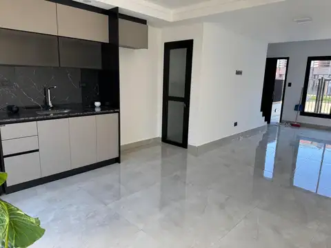 Depto Tipo Casa en Venta con 1 cocheras