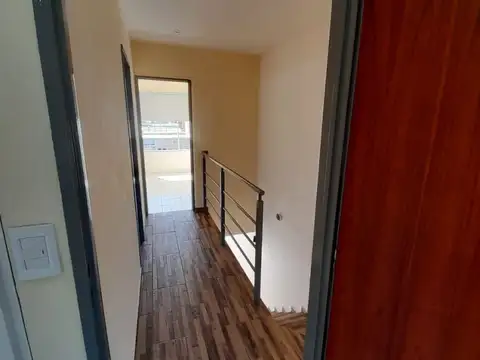 Casa en Alquiler con 1 cochera