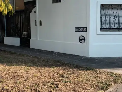 J. V. Gonzalez 200, Piso pb