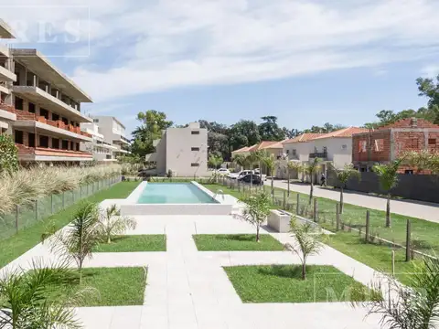 Departamento de tres ambientes en venta en Saravi Village