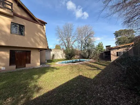 Casa en Venta con 3 cocheras