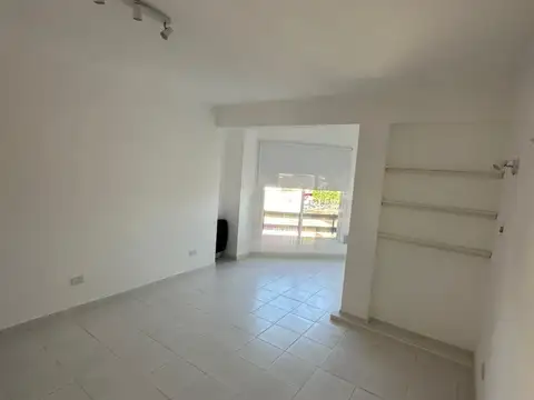 DEPARTAMENTO EN VENTA SOBRE AV .VARELA - CAMPANA